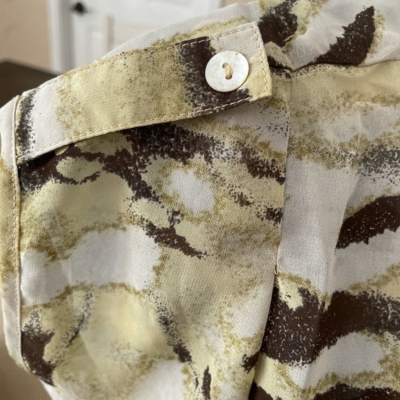 FINAL Touch Tan Zebra striped 🦓  
blouse NWOT - Picture 5 of 11